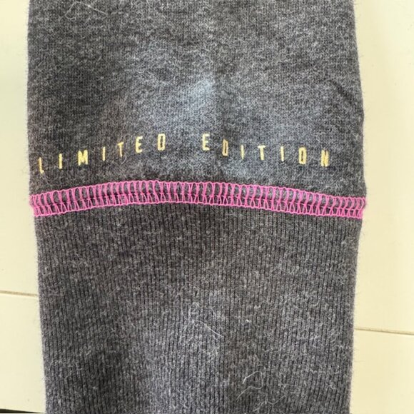 NWT Y2K 2012 Rare Victoria's Secret PINK Limited Edition Zip Hoodie Grey Large - Picture 6 of 7